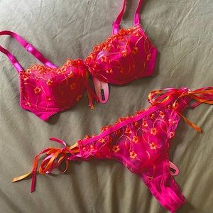 NWT pink and orange flower embroidered lingerie set 🎀